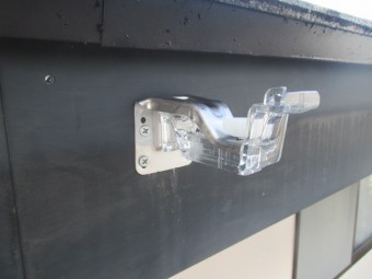 軒樋金具を取りつけました