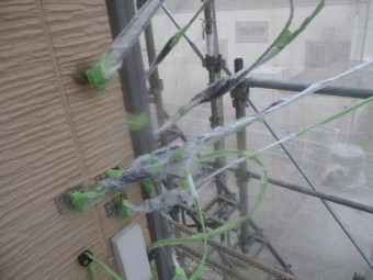 電線周りの養生中です