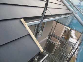 北面の軒先の出調整です