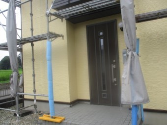 玄関周りの外壁塗装の完工です