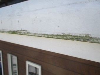 軒樋の外側の状態です