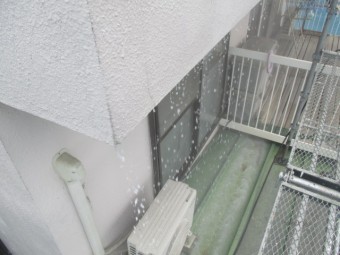 劣化した塗幕です