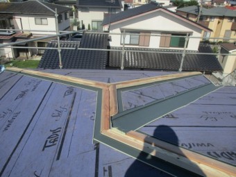 谷樋と捨て谷の取り付けが終了しました