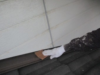 壁水切りのケレン中です