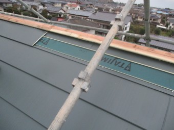 棟との取り合いの納まりです
