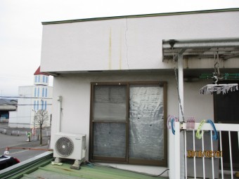 2階ベランダの外壁です