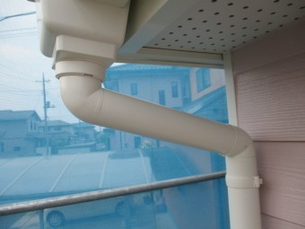 集水器と縦樋を繋ぎました