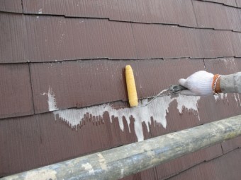 ローラー塗装中です