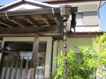 鎖樋を取り付けした