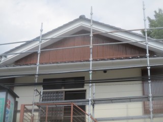 入母屋の格子の塗装後です