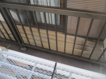 洗浄後のベランダ床の状態です