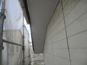 軒天塗装が終了しました