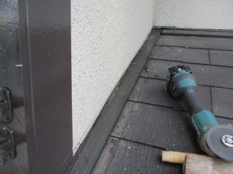下屋根の解体中です