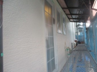 北面の中塗りが終了しました