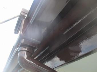 雨樋の中塗りが終了しました