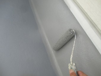 防水塗装の立ち上がり塗装中です