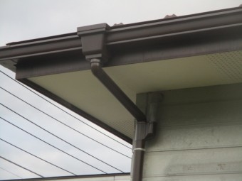 ベランダ排水をP管に収めました