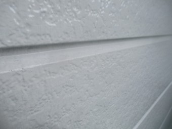サイディングの下塗りが終了しました