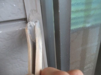 見切り縁の見切り塗装中です