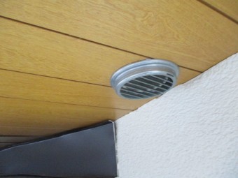 排気ダクトを取り付けました