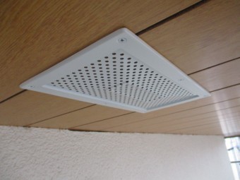 排気口カバーを取り付けました