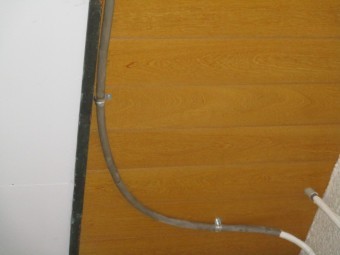 電線を取り付けました