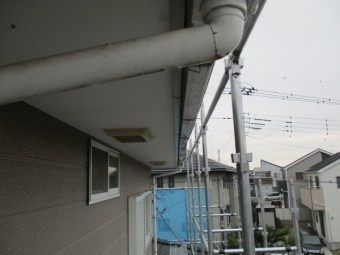 軒樋の破損個所です。