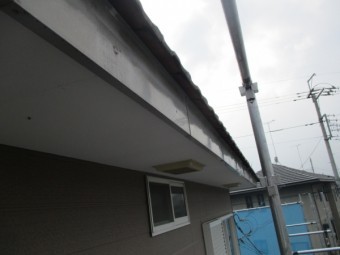軒樋と軒樋金具を撤去しました
