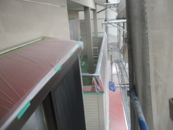 霧よけ屋根の養生をしました