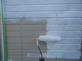下塗り塗装中です。