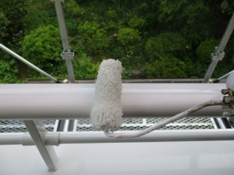 ベランダの手すりの塗装中です