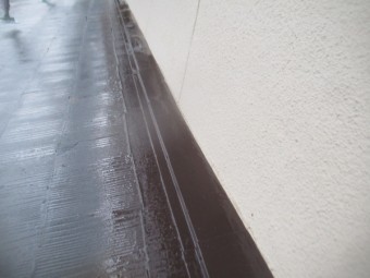 壁水切りのだめ込みが終了しました