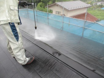 棟板金を洗浄しました
