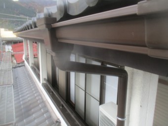 呼び樋の取り付けが終了しました