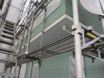 南面の上塗りが終了しました