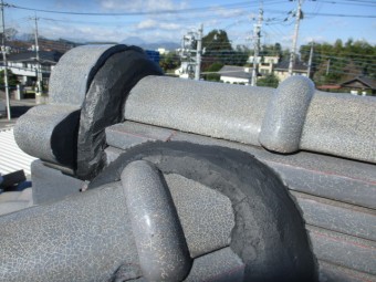 鬼首の漆喰詰め増しが終了しました