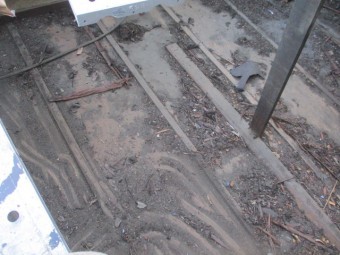 撤去後の小屋裏の状態です