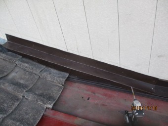 平板金を加工して取り付けました