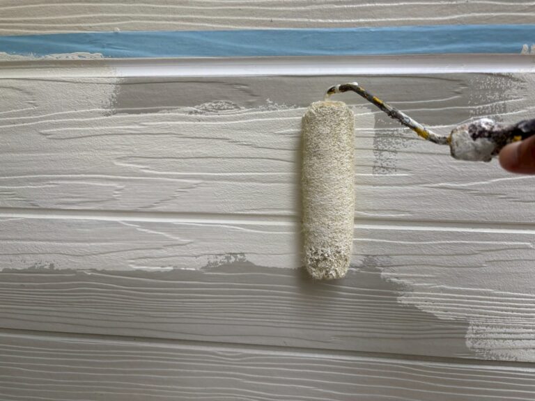 貼り換え部分の中塗り塗装中です