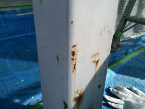 宇都宮市で一液シリコン樹脂塗料で柱塗装をし完工となりました。