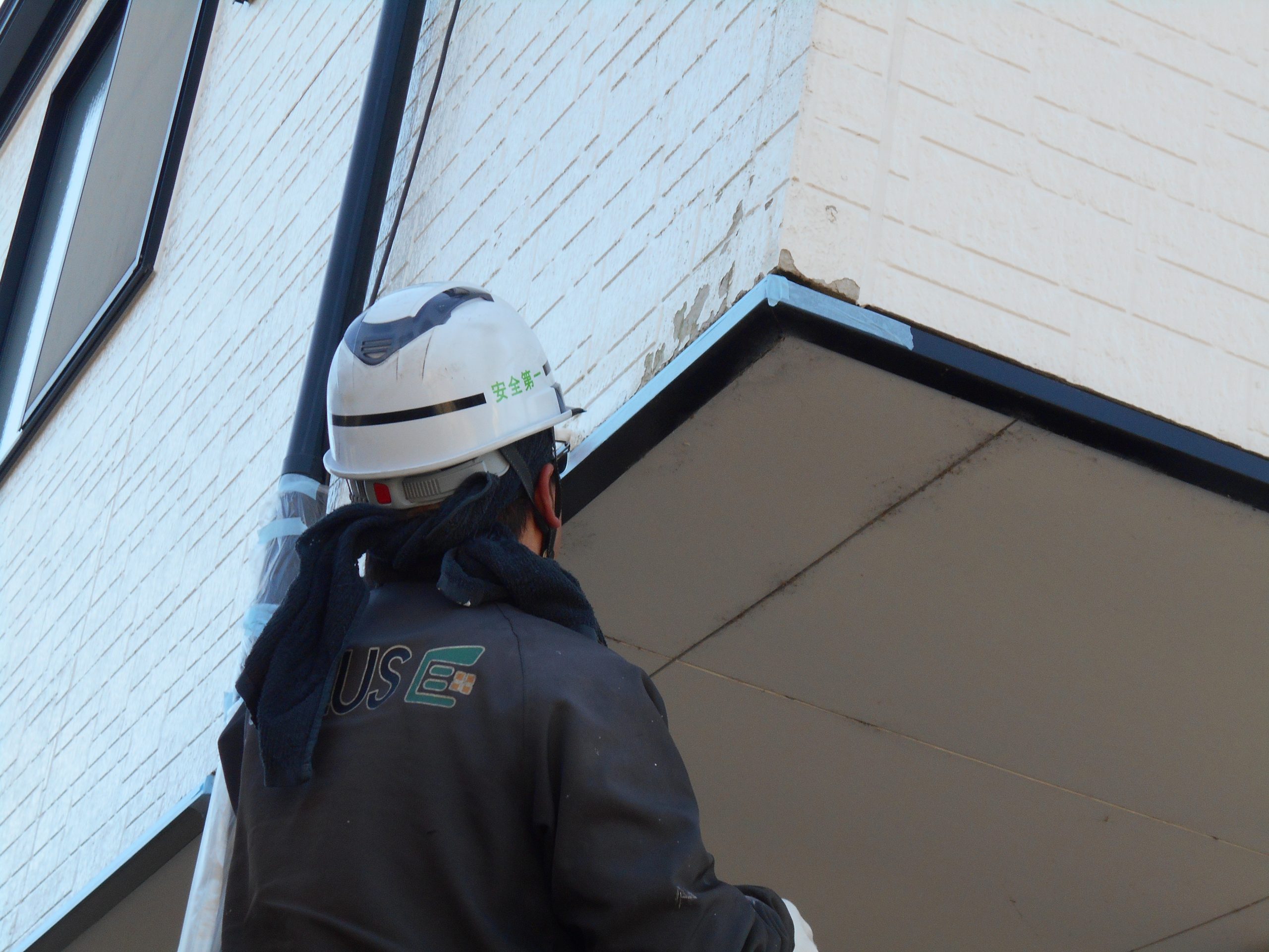 下地処理と欠損部の補修