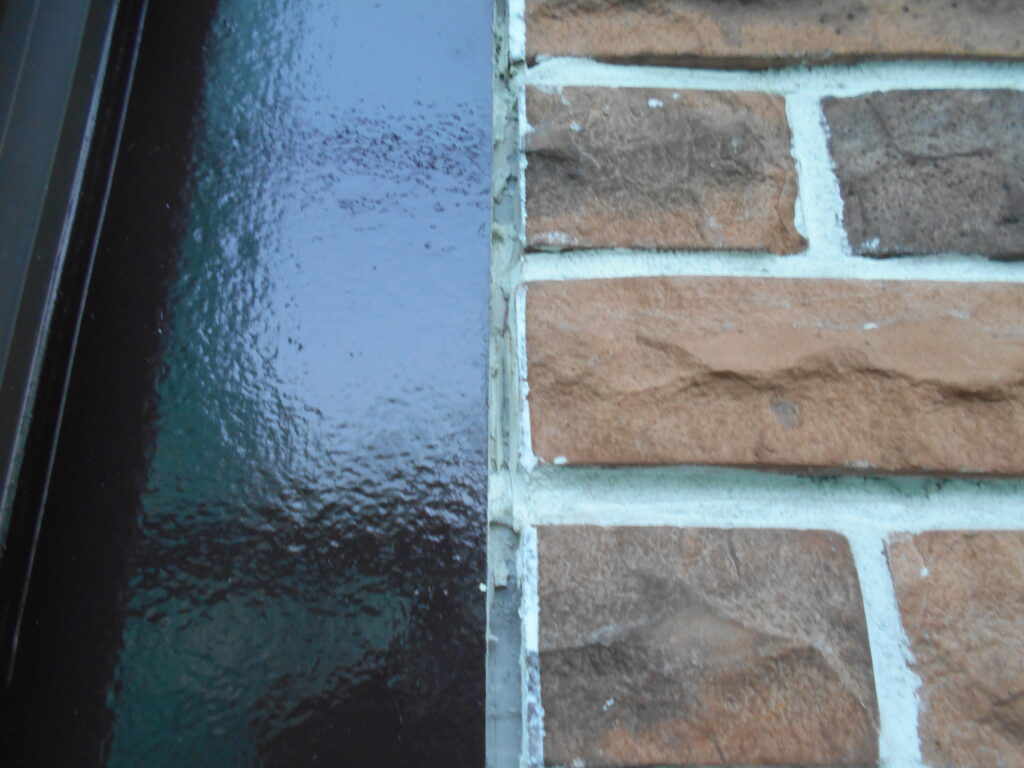 高根沢町でレンガ調アクセント壁の劣化したシーリング打ち替え