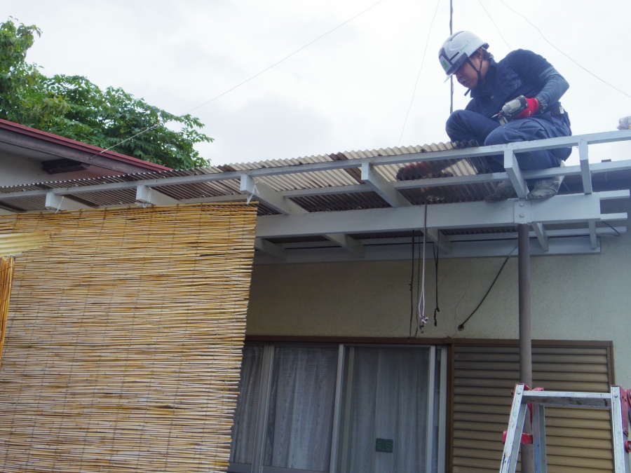 宇都宮市でテラス屋根の波板交換　波板交換のタイミング
