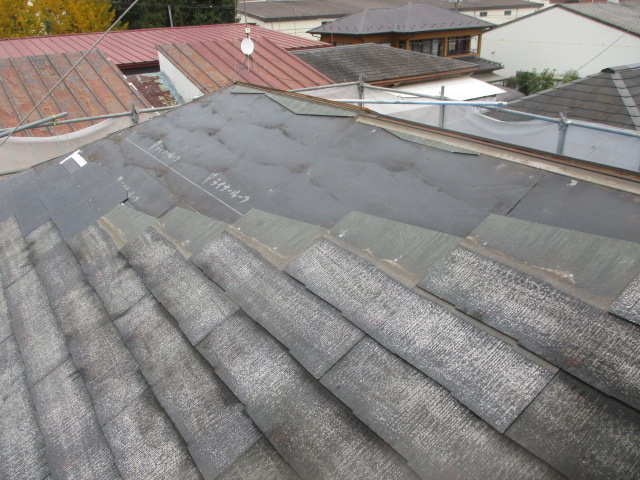 取り外したコロニアル屋根を葺きました
