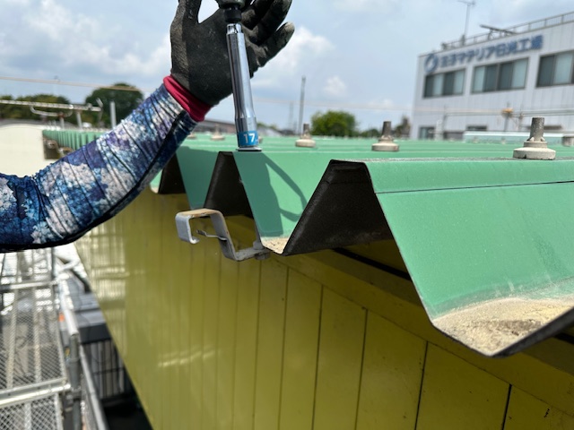 雨樋の撤去中です