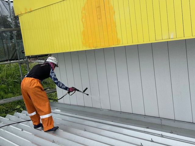 高圧洗浄中です