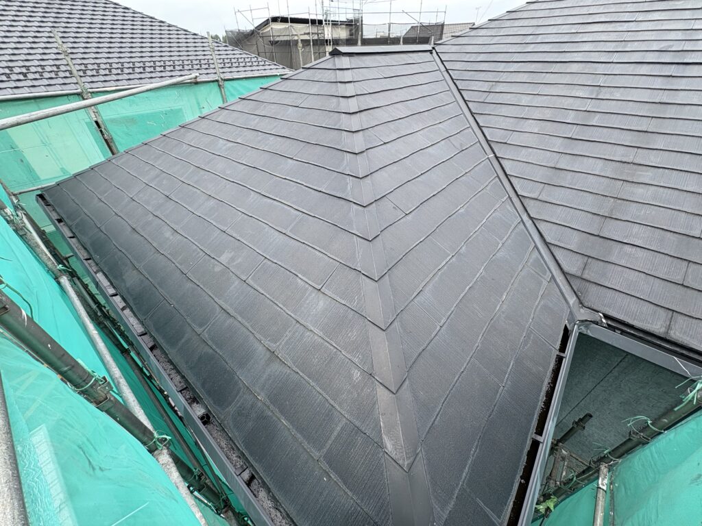宇都宮市でスレート屋根と窯業系外壁の塗装工事が着工しました