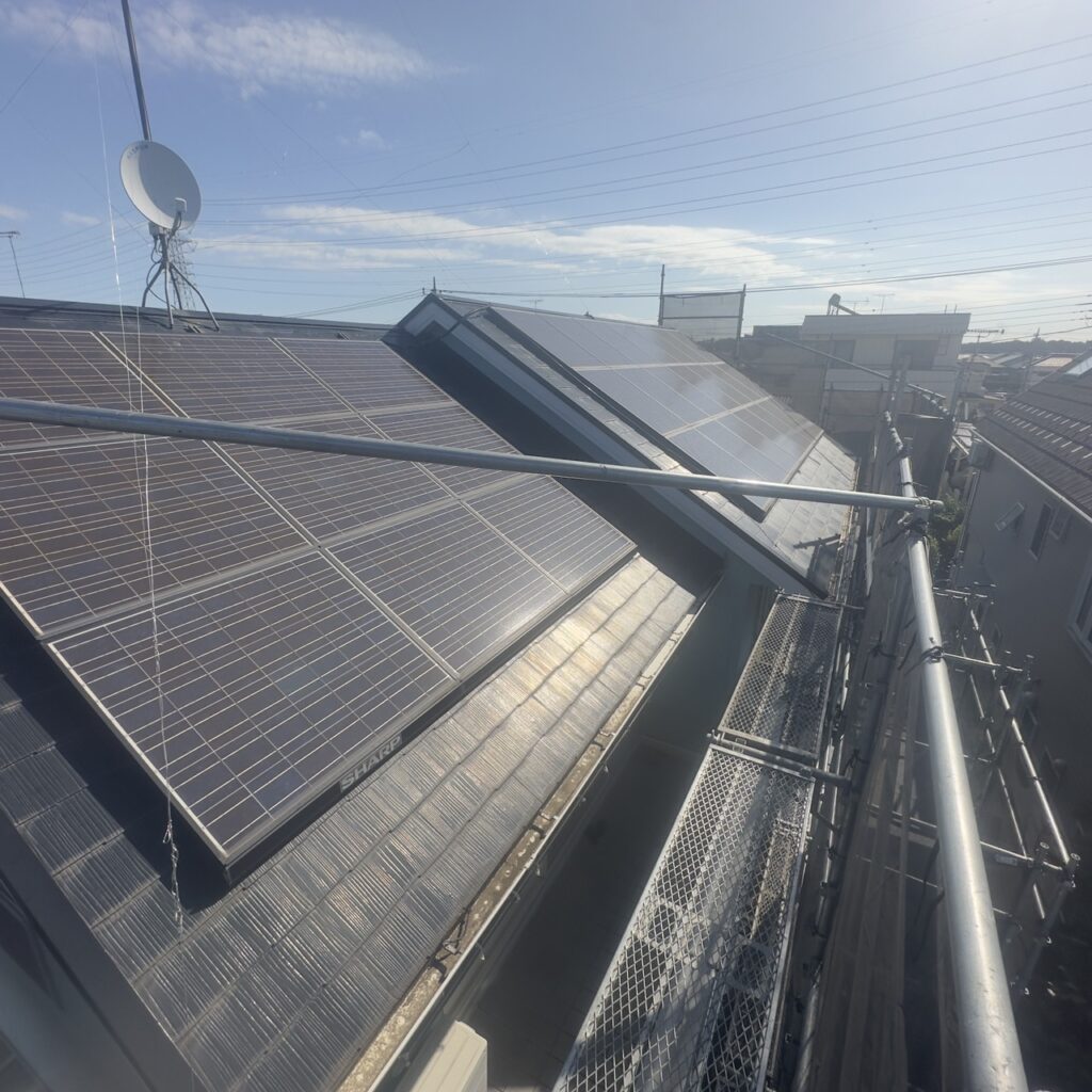 小山市でスレート屋根と窯業系外壁の塗装工事が着工しました