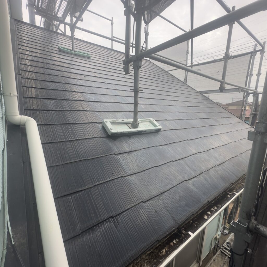 洗浄後の下屋根の状態です