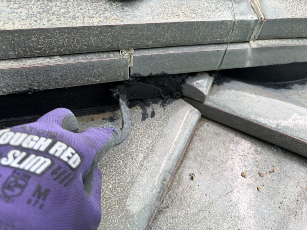 宇都宮市屋根修繕外壁塗装雨樋交換工事下屋根北側漆喰補修が完了